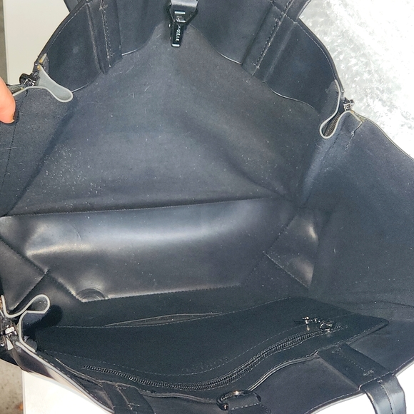 Sorial New York Expandable Shoulder Tote in Black and Gray - Picture 11 of 17